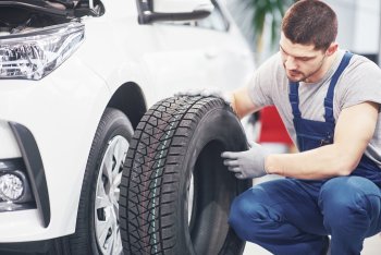 Passa alle gomme invernali senza stress: Guida Completa e Opzione Ruote Complete